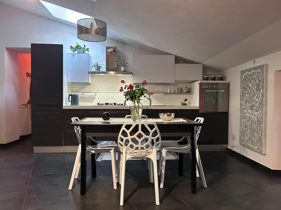 Elegante Appartamento Privato In Palazzo Storico Del XVIII - Pieno Centro Nicosia Exterior photo