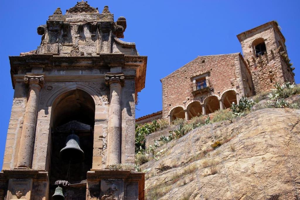 Elegante Appartamento Privato In Palazzo Storico Del XVIII - Pieno Centro Nicosia Exterior photo