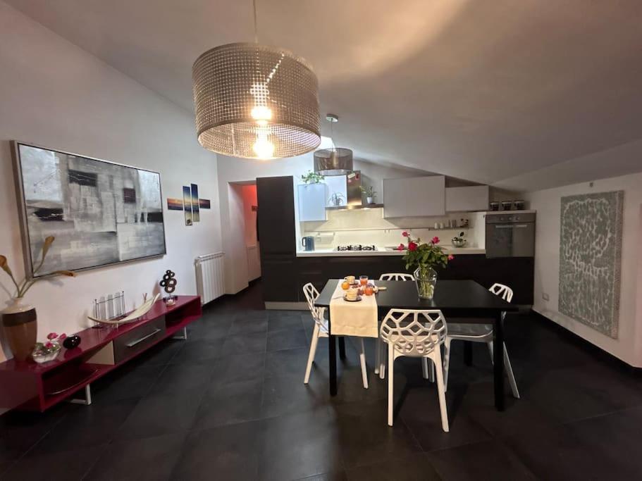 Elegante Appartamento Privato In Palazzo Storico Del XVIII - Pieno Centro Nicosia Exterior photo