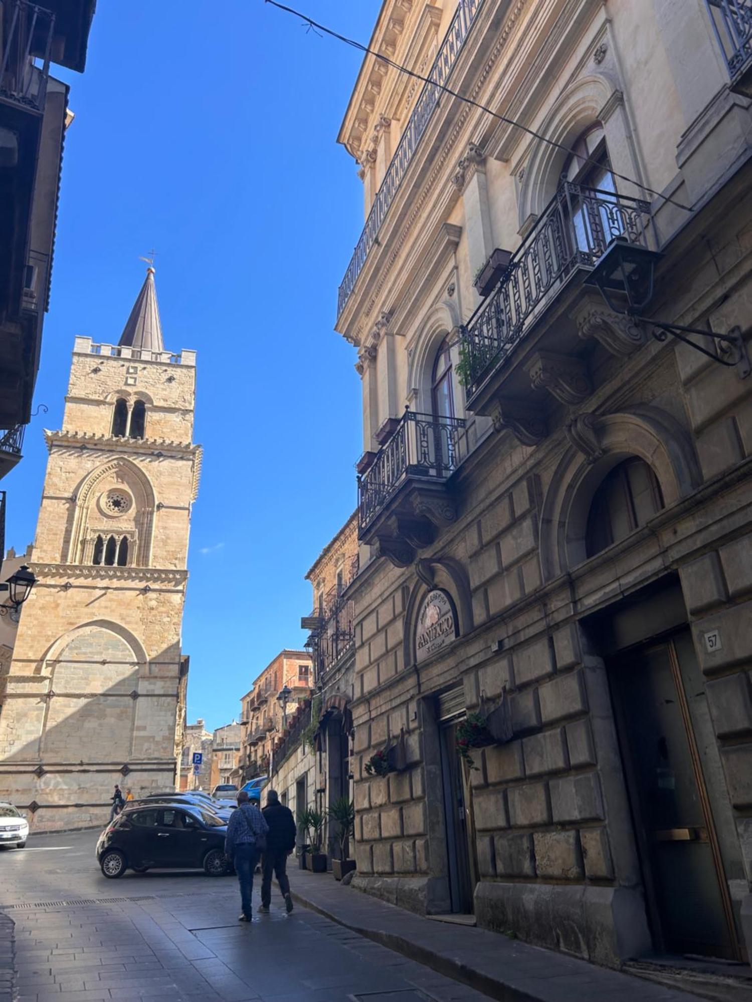 Elegante Appartamento Privato In Palazzo Storico Del XVIII - Pieno Centro Nicosia Exterior photo